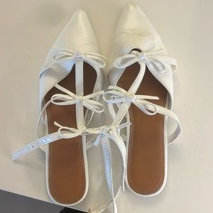Bow flats worn once